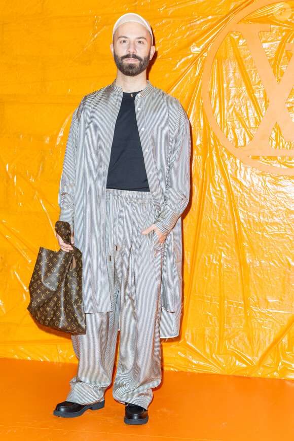 Après s'être fait piquer par une araignée violoniste
Woodkid - Photocall du défilé de mode printemps-été 2024 "Louis Vuitton" lors de la fashion week de Paris. Le 2 octobre 2023 © Olivier Borde / Bestimage 