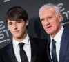 Dylan Deschamps s'offre une belle fête de fiançailles
 
Didier Deschamps, sa femme Claude et leur fils Dylan - Les célébrités arrivent à la cérémonie des Trophées Fifa au Royal Festival Hall à Londres, Royaume Uni. © Cyril Moreau/Bestimage