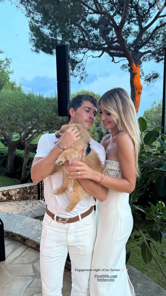 Avant le mariage, les amoureux ont organisé une fête de fiançailles près de Nice début août
 
Dylan Deschamps, Instagram