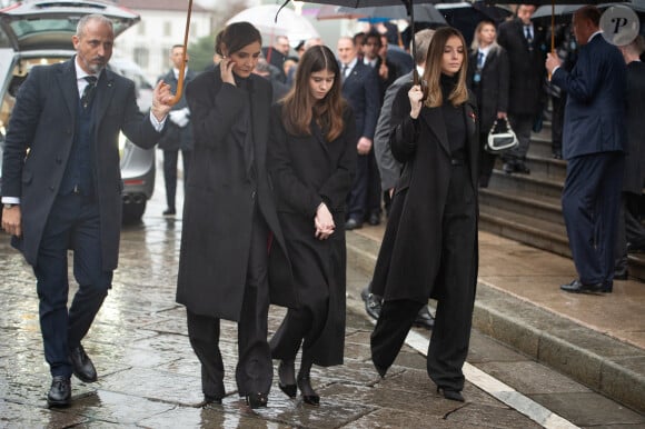 La princesse Clotilde Courau de Savoie, La princesse Luisa de Savoie, La princesse Vittoria de Savoie - Les funérailles du prince Victor Emmanuel de Savoie, fils du dernier roi d'Italie, en la cathédrale Saint-Jean-Baptiste de Turin, le 10 février 2004.