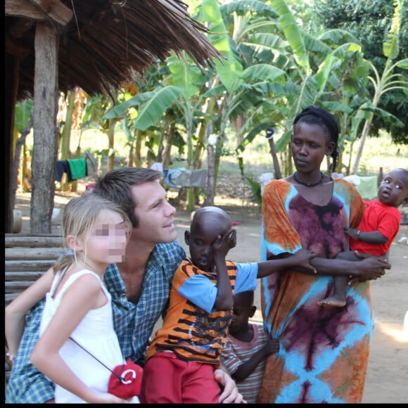 ils forment une belle famille toujours unie
EXCLUSIF - Emmanuel-Philibert de Savoie et Clotilde de Savoie avec leurs filles Vittoria et Luisa au Kenya (archive)