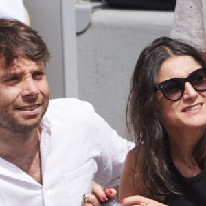 Agathe Lambret et Benjamin Duhamel - Célébrités dans les tribunes de la finale Dames des Internationaux de Tennis de Roland Garros à Paris le 8 juin 2024. © Jacovides-Moreau/Bestimage 