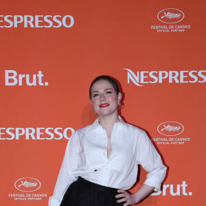 "Bonjour à toutes et tous ! Malheureusement, je suis obligée de me concentrer à nouveau sur santé", a-t-elle commencé par écrire sur Instagram. 
Emilie Dequenne - Photocall de la soirée Nespresso x Brut lors du 77ème Festival International du Film de Cannes le 16 mai 2024. © Laurent Campus/Bestimage