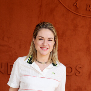 Emilie Dequenne - Célébrités au Village lors des Internationaux de France de tennis de Roland Garros 2023 à Paris le 10 juin 2023. © Jacovides-Moreau/Bestimage