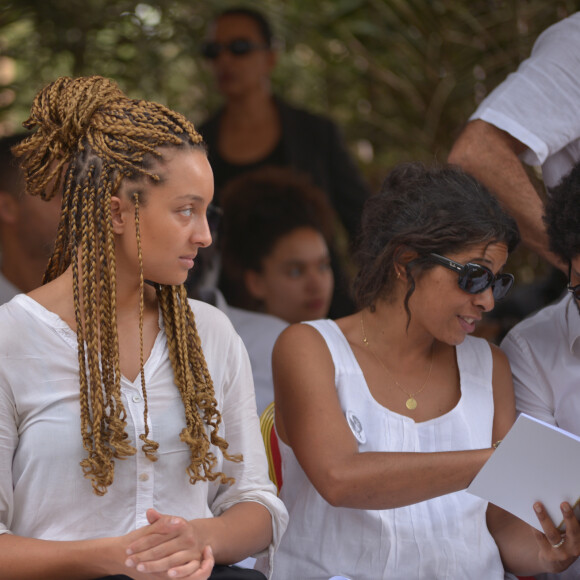 Exclusif - Jenaye Noah, Eleejah Noah, Isabelle Noah - Cérémonie traditionnelle lors des obsèques de Zacharie Noah à Yaoundé au Cameroun le 18 janvier 2017.