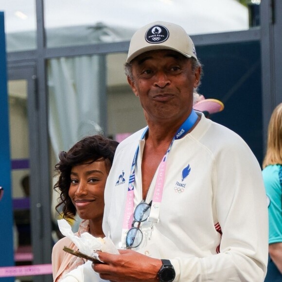 Toutes nos félicitations aux heureux parents !
Yannick Noah et sa compagne Malika quittent les épreuves de gymnastique lors des Jeux Olympiques de Paris2024 (JO) le 4 aout 2024.