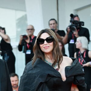 Tim Burton et Monica Bellucci lors de la cérémonie d'ouverture de la 81ème édition du Festival de la Mostra de Venise, le 28 août 2024