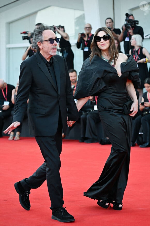 Tim Burton et Monica Bellucci lors de la cérémonie d'ouverture de la 81ème édition du Festival de la Mostra de Venise, le 28 août 2024