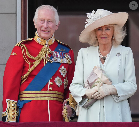 Le roi Charles III d'Angleterre et la reine consort Camilla au balcon du Palais de Buckingham lors de la parade militaire "Trooping the Colour" à Londres le 15 juin 2024 © Julien Burton / Bestimage 