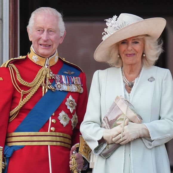 Le roi Charles III d'Angleterre et la reine consort Camilla au balcon du Palais de Buckingham lors de la parade militaire "Trooping the Colour" à Londres le 15 juin 2024 © Julien Burton / Bestimage 