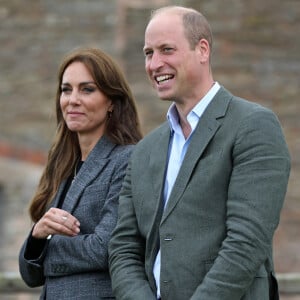 Après avoir été opérée à l'abdomen en ce début d'année, la princesse de Galles a révélé au monde qu'elle luttait contre un cancer. 
Le prince William et la princesse Kate (Middleton) de Galles en visite à l'association caritative We Are Farming Minds à Kings Pitt Farm à Hereford. Le 14 septembre 2023 