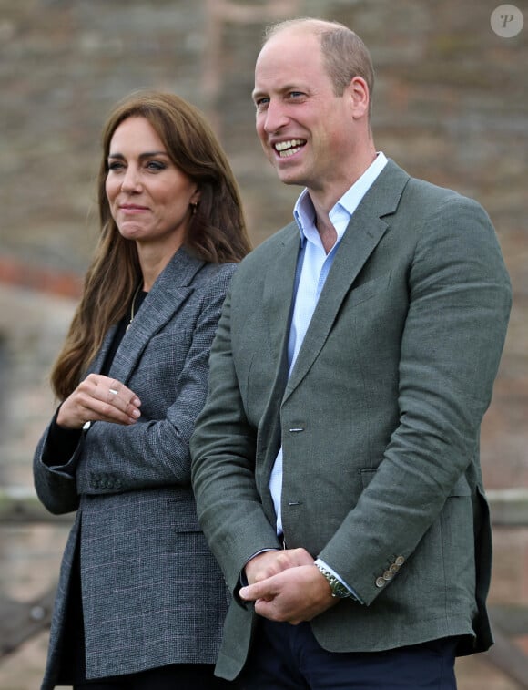 Après avoir été opérée à l'abdomen en ce début d'année, la princesse de Galles a révélé au monde qu'elle luttait contre un cancer. 
Le prince William et la princesse Kate (Middleton) de Galles en visite à l'association caritative We Are Farming Minds à Kings Pitt Farm à Hereford. Le 14 septembre 2023 