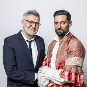 Exclusif - Laurent Ruquier et son compagnon Hugo Skliris (Manos) - Studio - Enregistrement de l'émission "La chanson secrète", présentée par N.Aliagas et diffusée le 29 décembre sur TF1 © Guillaume Gaffiot-Cyril Moreau / Bestimage