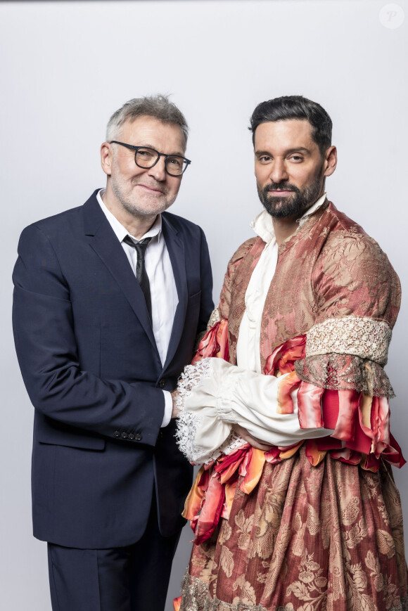 Exclusif - Laurent Ruquier et son compagnon Hugo Skliris (Manos) - Studio - Enregistrement de l'émission "La chanson secrète", présentée par N.Aliagas et diffusée le 29 décembre sur TF1 © Guillaume Gaffiot-Cyril Moreau / Bestimage