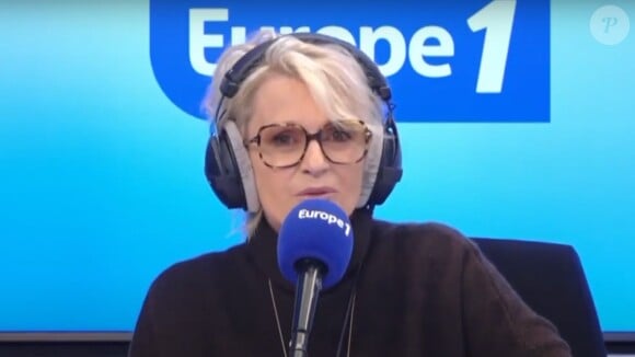 Sophie Davant est désormais à retrouver chaque samedi et chaque dimanche avec l'émission "Les Histoires d'amour extraordinaires de Sophie Davant" entre 16 heures et 17 heures sur Europe 1
Sophie Davant dans le studio d'Europe 1