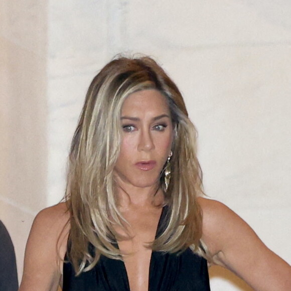 Jennifer Aniston en tournage sur place pour la nouvelle saison de la série Morning Show de HBO à la New York Public Library sur la 42e et la 5e Avenue, New York City, NY, USA le 29 juillet 2024. Photo par Jose Perez/INSTARimages/ABACAPRESS.COM