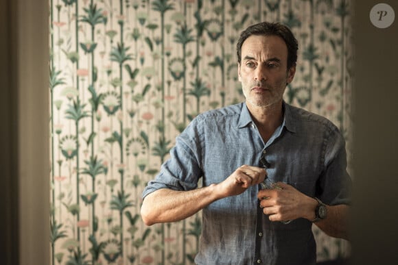 A Douchy, fleurs et photos ont été déposées devant les grilles de la Brûlerie
Exclusif - Anthony Delon - Anthony Delon fait la promotion de son livre "Bastingage" sur le plateau de l'émission "C à Vous" à Paris. © Cyril Moreau/Bestimage 