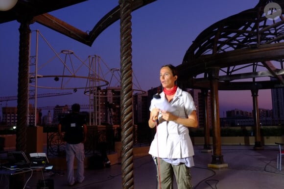 La journaliste française Dorothée Ollieric lors d'un reportage télévisé en direct de l'hôtel Corinthia à Tripoli, en Libye, le 26 août 2011. Photo par Ammar Abd Rabbo/ABACAPRESS.COM