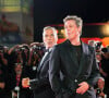 Brad Pitt et George Clooney ont pris la pose devant les photographes, tous deux très chics pour l'occasion. 
Brad Pitt, George Clooney à la projection de "Wolfs" lors du 81ème festival international du film de Venise, la Mostra le 1er septembre 2024. © Lucia Sabatelli / Bestimage