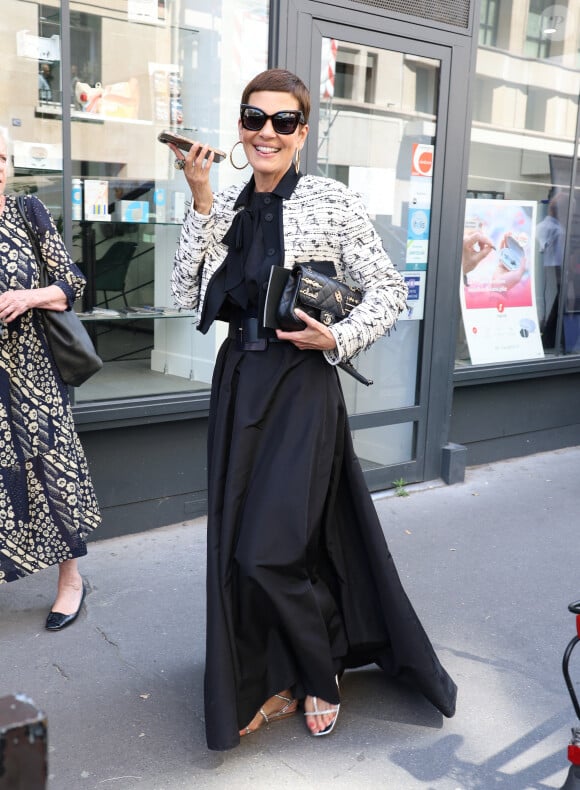 Cristina Cordula - Arrivées au défilé de mode Haute-Couture automne-hiver 2024/2025 Stephane Rolland lors de la Fashion Week de Paris, à la salle Pleyel. © Denis Guignebourg/BestImage