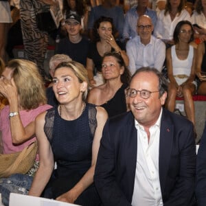 Il double ainsi une... bactérie ! Le résultat est savoureux et plein d'autodérision
Exclusif - Julie Gayet et son mari François Hollande, Jean-Pierre Jouyet et sa femme - Personnalités au spectacle "Simone Veil, Les combats d'une effrontée" lors du 40ème Festival de Ramatuelle. Le 4 août 2024 © Cyril Bruneau / Festival de Ramatuelle / Bestimage