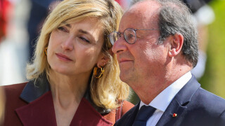 Julie Gayet, une première fois avec François Hollande très réticent : "Il a hésité, j'ai poussé"