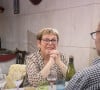 L'agriculteur retraité mais toujours très actif a craqué pour Isabelle et Marie après ses speed-datings
Gilles avec ses prétendantes dans "L'amour est dans le pré", M6