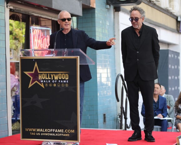 "Il y a beaucoup de gens qui gagnent beaucoup d'argent avec leurs films de super-héros grâce à son choix et à sa vision de ce que ces films pouvaient être, parce qu'il a tout changé", a confié la star.
Los Angeles : Michael Keaton assiste à la cérémonie de remise de l'étoile Tim Burton sur le Hollywood Walk of Fame le 3 septembre 2024 (Image de crédit : © Kay Blake/ZUMA Press Wire)