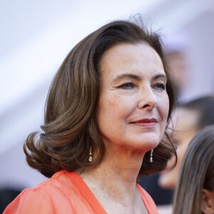 Carole Bouquet - Montée des marches du film " Le comte de Monte-Cristo " lors du 77ème Festival International du Film de Cannes, au Palais des Festivals à Cannes. Le 22 mai 2024 © Olivier Borde / Bestimage