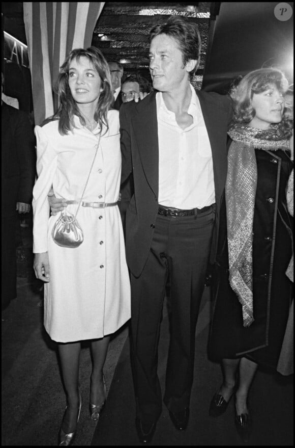 Ce jeudi 5 septembre 
Archives - Anne Parillaud, Alain Delon et Romy Schneider lors de la 1ere du film "Pour la peau d'un flic" à Paris en 1981, 07/09/1981, Paris.