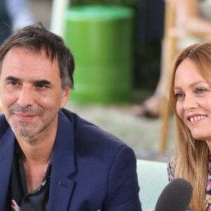 Le mari de Vanessa Paradis en rêvait depuis plus de vingt ans...
Samuel Benchetrit et Vanessa Paradis lors du Photocall de Cette Musique ne joue pour Personne dans le cadre du 14ème Festival du Film d'Angoulême à Angoulême, en France, 28 août 2021. Photo par Jerome Domine/ABACAPRESS.COM