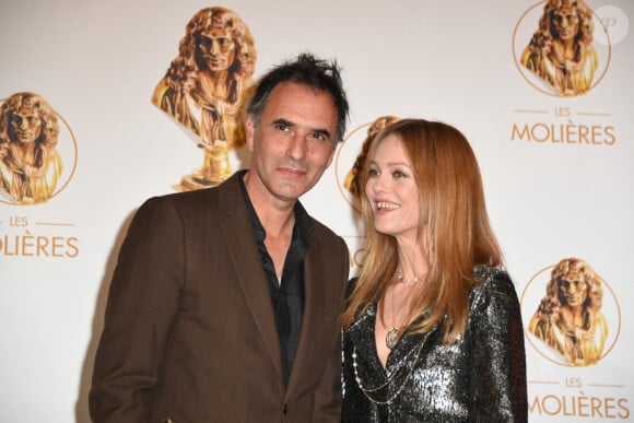 Il a attendu pour cela que ses deux enfants grandissent...
Samuel Benchetrit et Vanessa Paradis arrivent à la 33e cérémonie des Molières du théâtre français qui se tient aux Folies Bergeres à Paris, France, le 30 mai 2022. Photo par Mireille Ampilhac/ABACAPRESS.COM