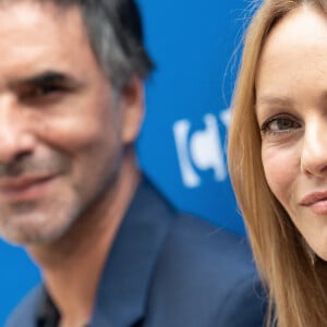 Samuel Benchetrit et Vanessa Paradis assistent au photocall de Cette musique ne joue pour personne lors du 14ème Festival du Film Francophone d'Angoulême, le 28 août 2021 à Angoulême France.Photo by David Niviere/ABACAPRESS.COM