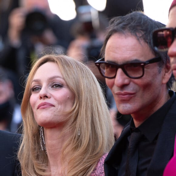 Vanessa Paradis et Samuel Benchetrit assistent à la première de De Son Vivant dans le cadre du 74e Festival international du film de Cannes, à Cannes, en France, le 10 juillet 2021. Photo par Aurore Marechal/ABACAPRESS.COM