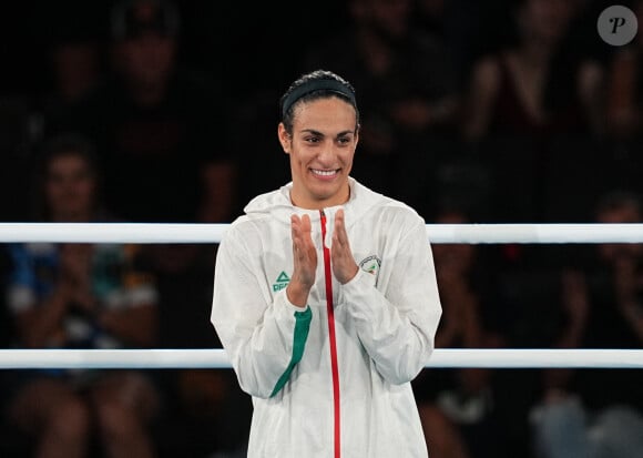 06 août 2024 : Imane Khelif (Algérie) célèbre l'or lors de la 14e journée des Jeux Olympiques à Roland Garros, Paris, France. © Ulrik Pedersen-CSM / Zuma Press / Bestimage