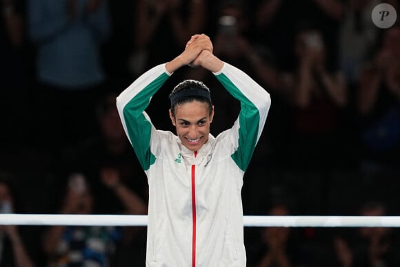 06 août 2024 : Imane Khelif (Algérie) célèbre l'or lors de la 14e journée des Jeux Olympiques à Roland Garros, Paris, France. © Ulrik Pedersen-CSM / Zuma Press / Bestimage