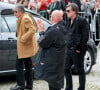 Jacques Dutronc et son fils Thomas Dutronc - Arrivées aux obsèques de l'auteure-compositrice-interprète et actrice française Françoise Hardy au crématorium du cimetière du Père-Lachaise à Paris, France, le 20 juin 2024. © Jacovides-Moreau/Bestimage