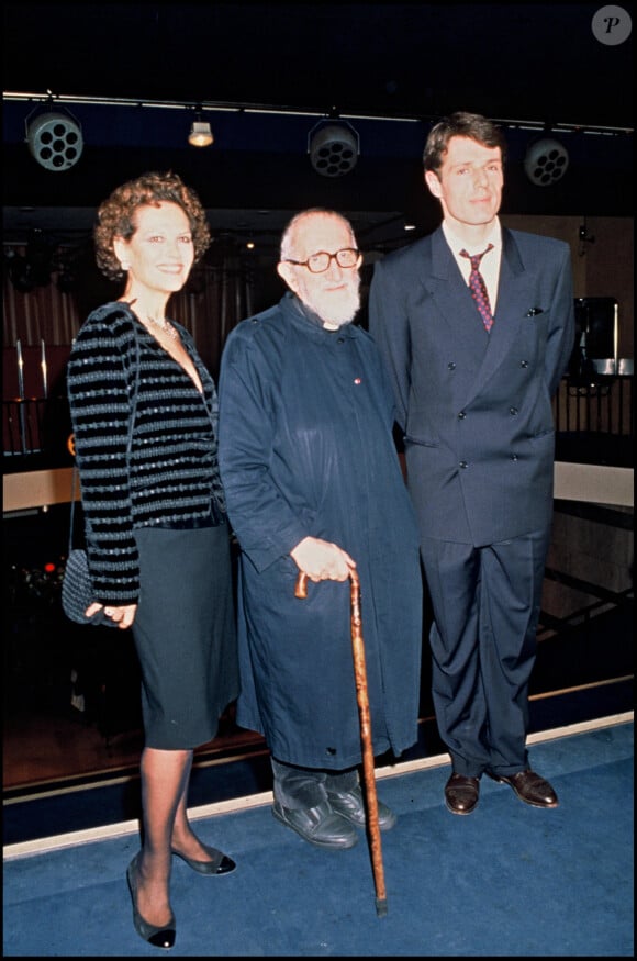 Lambert Wilson, Claudia Cardinale et l'Abbé Pierre.