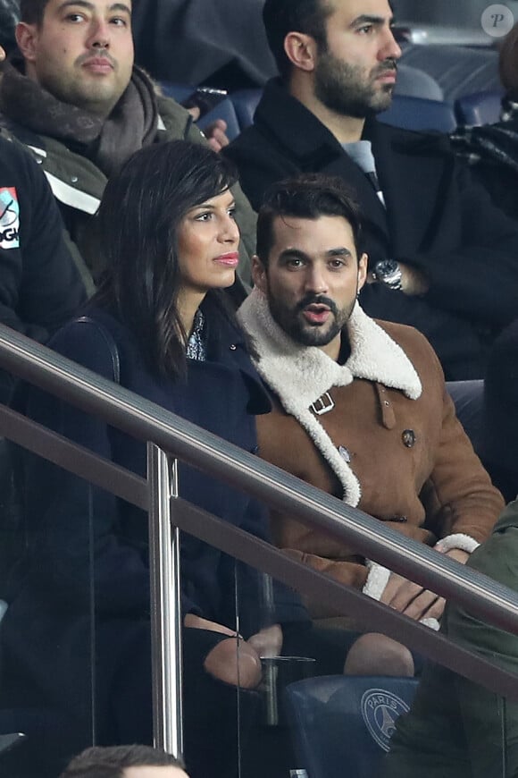 La chanteuse Zaho et Florent Mothe - Célébrités dans les tribunes du parc des princes lors du match de football de ligue 1, Paris Saint-Germain (PSG) contre FC Nantes à Paris, France, le 18 novembre 2017.