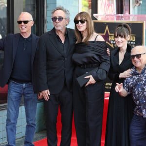 4 septembre 2024, Los Angeles, CA, États-Unis : Michael Keaton, Tim Burton, Monica Bellucci, Winona Ryder, Danny DeVito à la cérémonie des étoiles de Tim Burton sur le Hollywood Walk of Fame le 3 septembre 2024 à Los Angeles, Californie
(image de crédit : © Kay Blake/ZUMA Press Wire)