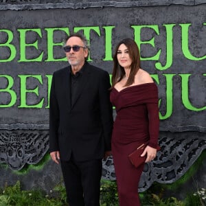 Ce 11 septembre, ils pourront enfin découvrir au cinéma "Beetlejuice Beetlejuice", le dernier film du réalisateur américain Tim Burton et dans lequel sa compagne Monica Bellucci joue.
Tim Burton et Monica Bellucci - Première du film "Beetlejuice Beetlejuice" à Londres. Le 29 août 2024