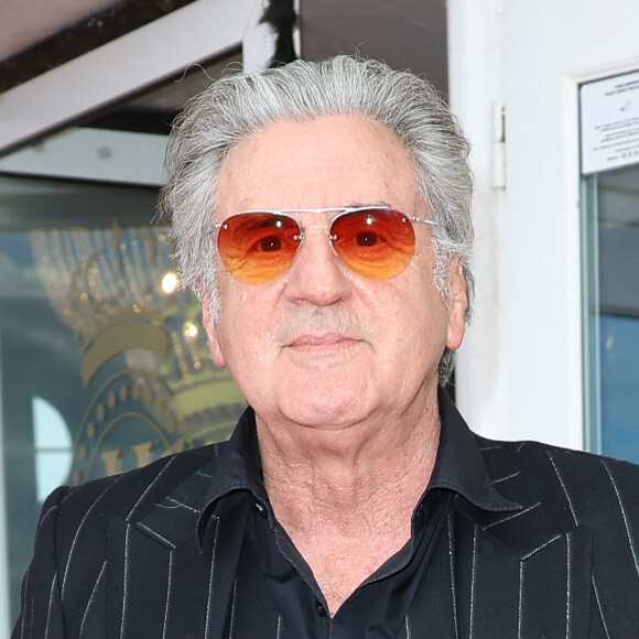 Daniel Auteuil au photocall du film "Le Fil" lors du 38ème festival du film de Cabourg, France, le 14 juin 2024. Les Journées romantiques du 38ème Festival du film de Cabourg (Calvados) auront lieu du 12 au 16 juin. © Coadic Guirec/Bestimage 