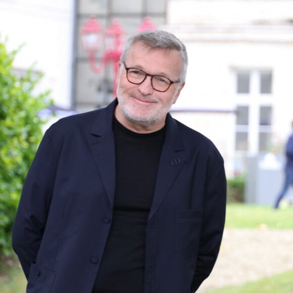 Laurent Ruquier - Photocall avec l'équipe de l'émission de radio "Les grosses têtes" lors de la 17ème édition du Festival du Film Francophone de Angoulême (FFA). Le 29 août 2024 © Coadic Guirec / Bestimage