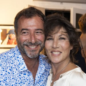 Exclusif - Bernard Montiel, Mathilde Seigner - Personnalités lors de la représentation de la pièce de théâtre "Bungalow 21" au Théâtre de Verdure lors du 40ème Festival de Ramatuelle. Le 7 août 2024 © Cyril Bruneau / Festival de Ramatuelle / Bestimage 