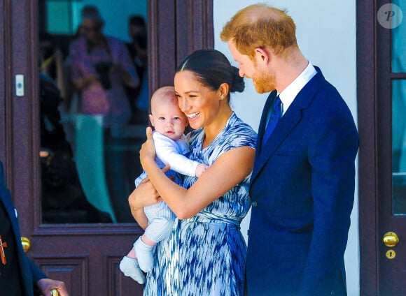 Le prince Harry et Meghan Markle présentent leur fils Archie à Desmond Tutu à Cape Town, Afrique du Sud le 25 septembre 2019. 