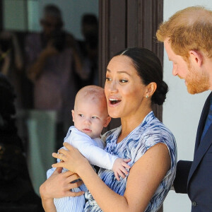 Il a prévu de les fêter en famille
Le prince Harry, duc de Sussex, et Meghan Markle, duchesse de Sussex, avec leur fils Archie ont rencontré l'archevêque Desmond Tutu et sa femme à Cape Town, Afrique du Sud. Le 25 septembre 2019