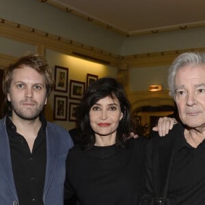 Jean-Michel Dupuis, Florian Zeller, Evelyne Bouix, Pierre Arditi et Josiane Stoléru - 100ème de la pièce "Le Mensonge" au théâtre Édouard VII à Paris, le 11 décembre 2015. © Coadic Guirec/Bestimage