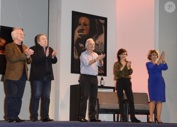 Exclusif - Scène - Bernard Murat, Jean-Michel Dupuis, Pierre Arditi, Evelyne Bouix et Josiane Stoléru - 100ème de la pièce "Le Mensonge" au théâtre Édouard VII à Paris, le 11 décembre 2015. © Coadic Guirec/Bestimage 