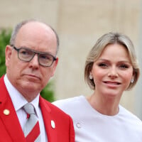 Charlene et Albert de Monaco hors du Rocher sur une magnifique île de la baie cannoise : les voilà parrain et marraine !