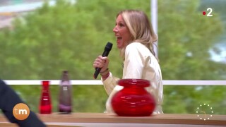 Une célèbre animatrice débarque dans Télématin et perturbe la première de Flavie Flament et Julien Arnaud (VIDEO)